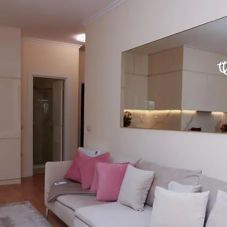Entire Unit In Tirana, Albania 公寓 地拉那